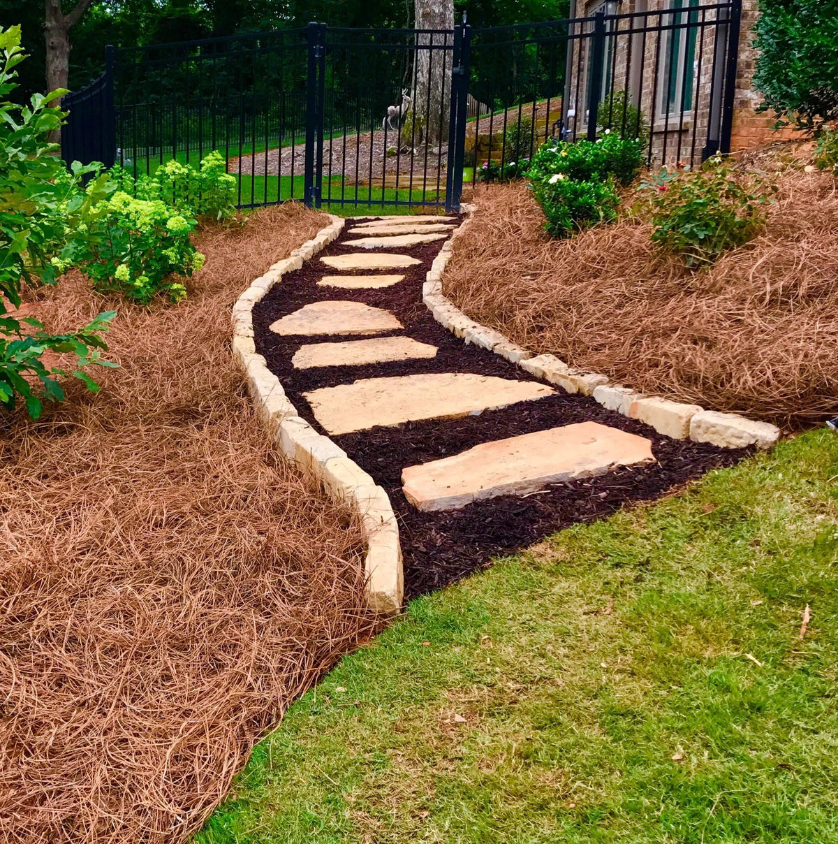 2026 NewPremium Long Needle | Pine Straw Mulch | 300 Sqft
