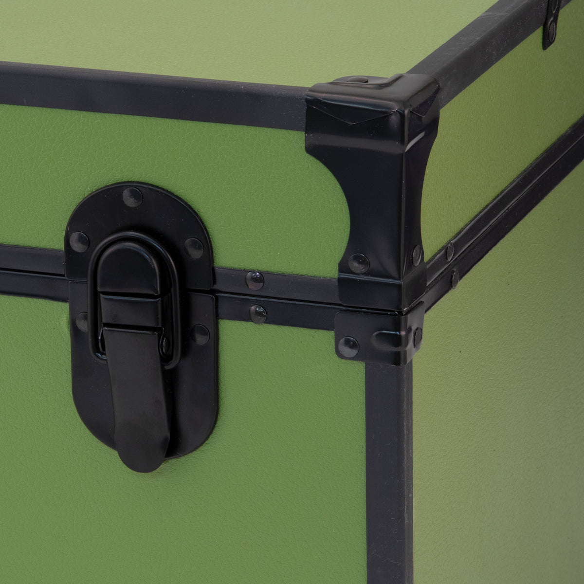 2026 NewSeward Classic 30" Trunk with Lock, Olive Grove