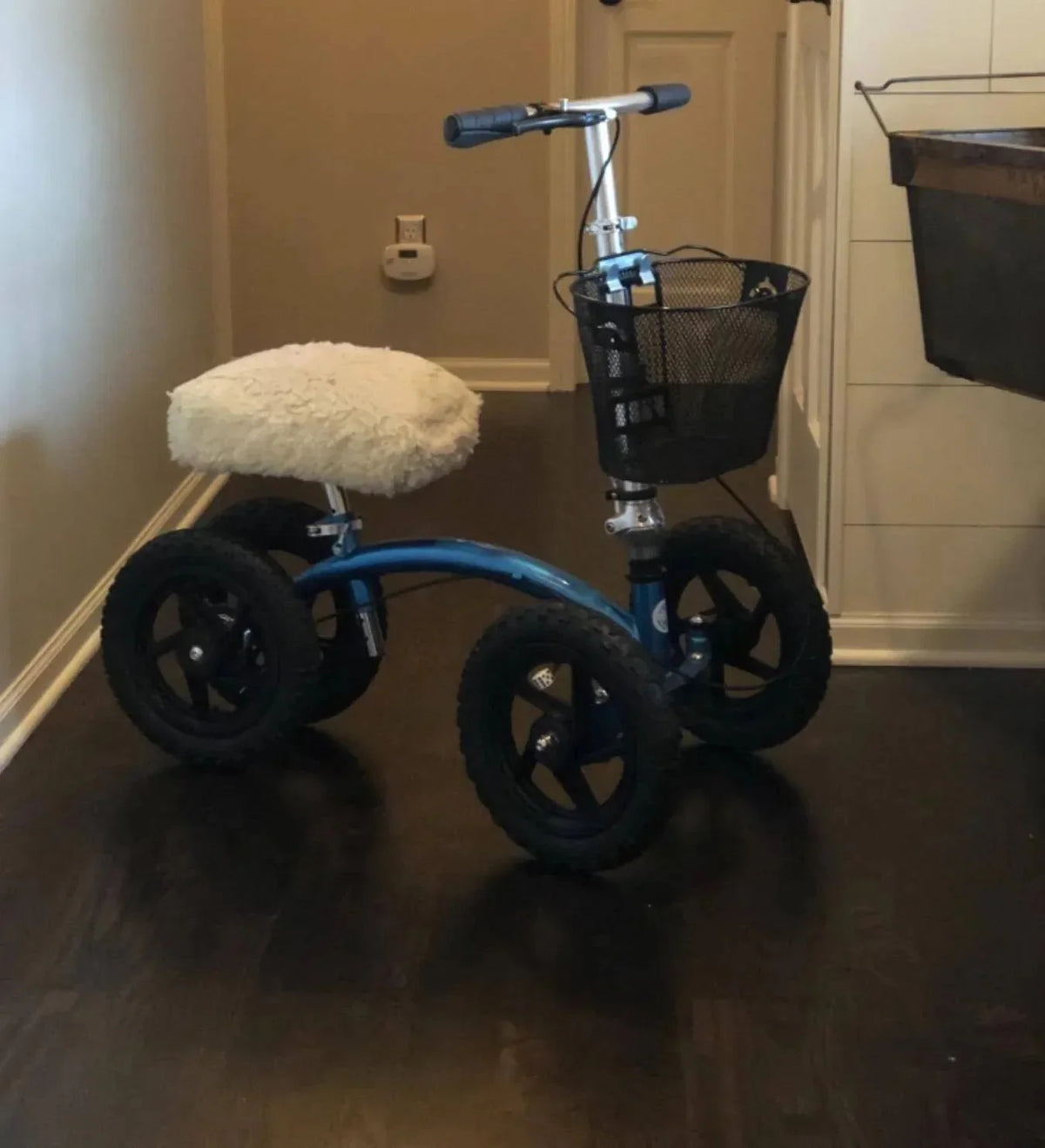 2026 NewNew KneeRover Quad All Terrain Knee Walker in Metallic Blue